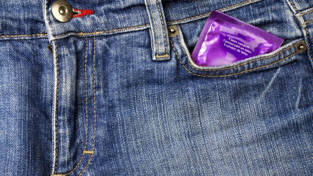 Estudiantes ingleses idean un preservativo que cambia de color si contacta con algún patógeno